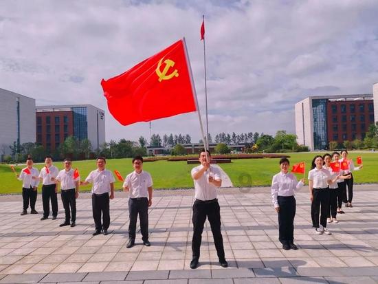 日为朝月为暮叫什么歌名+老陈？游戏画面